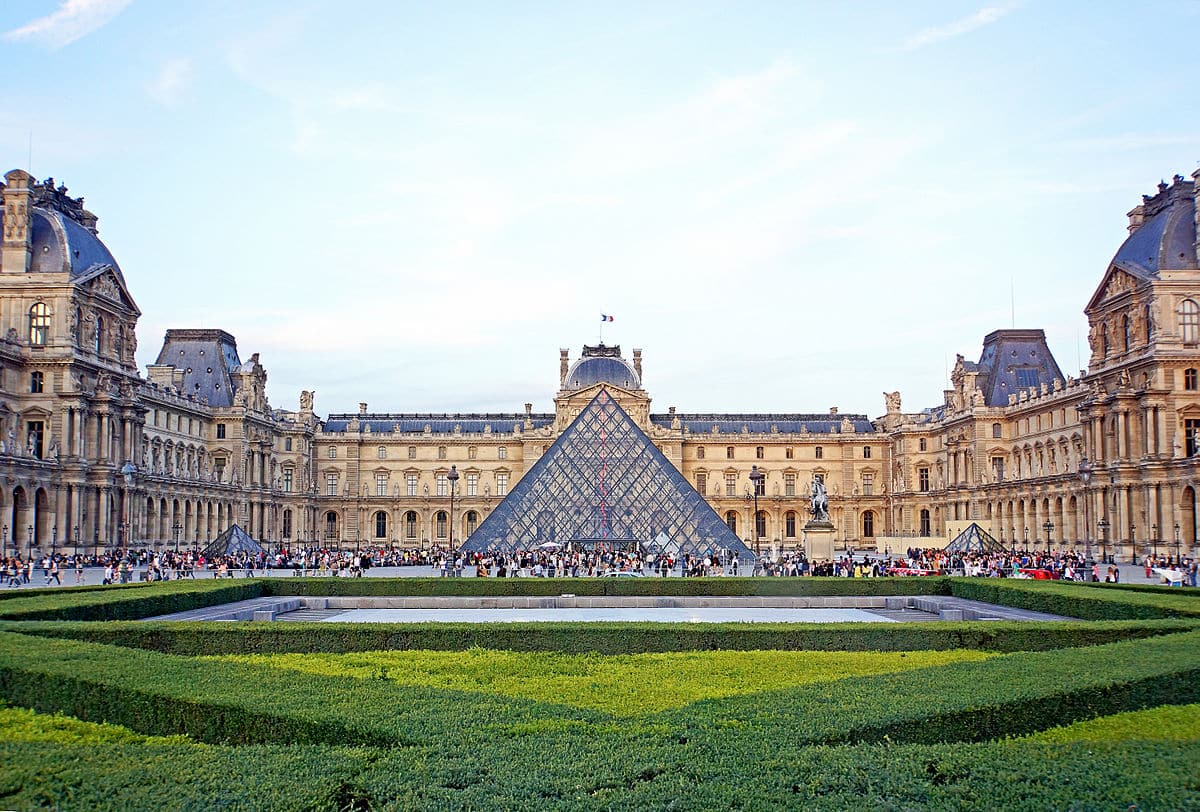 Louvre_Museum,_Paris_22_June_2014